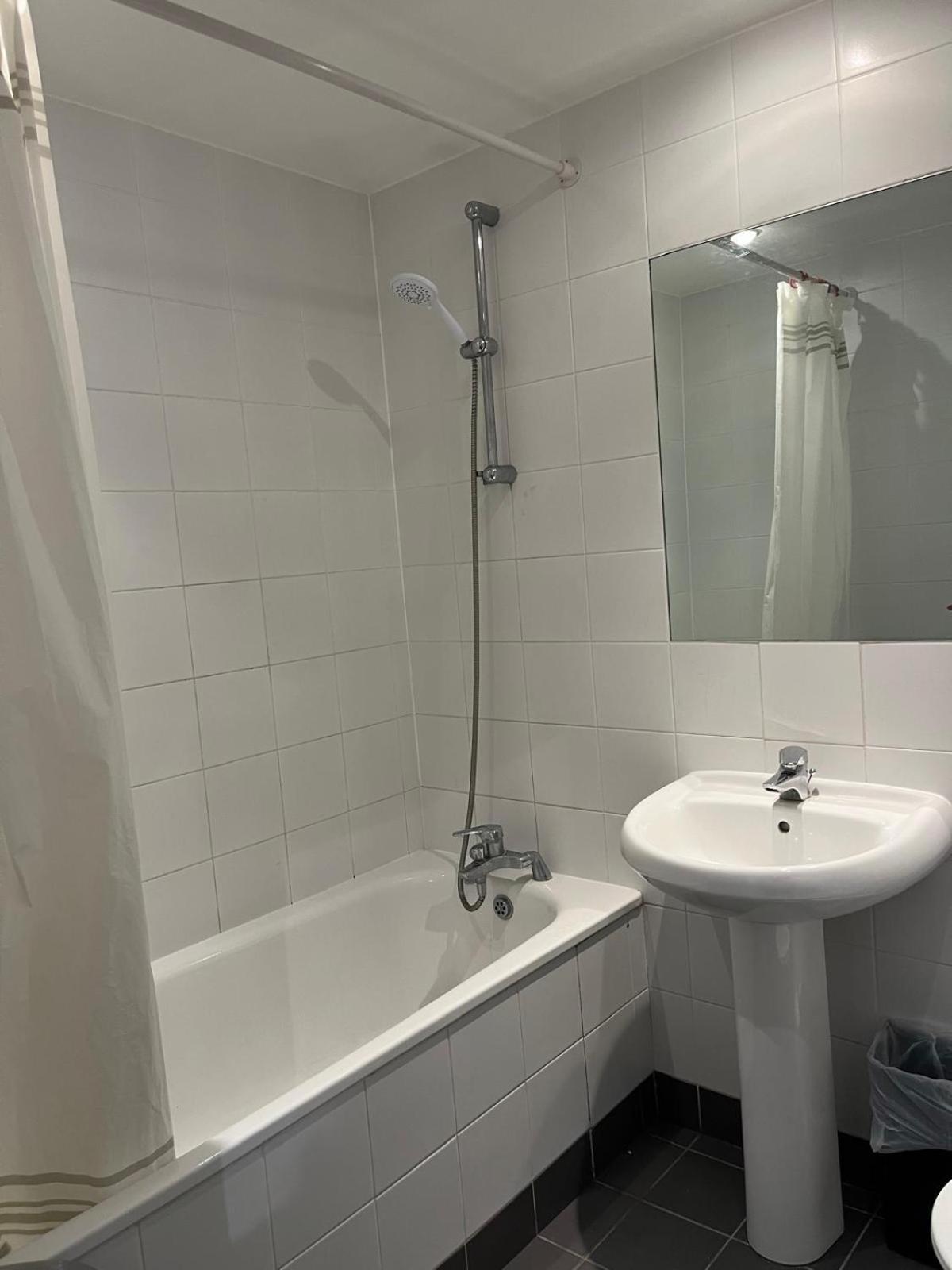 2 Double Bedrooms Apartment Near Airport & Town Dublin Exterior photo